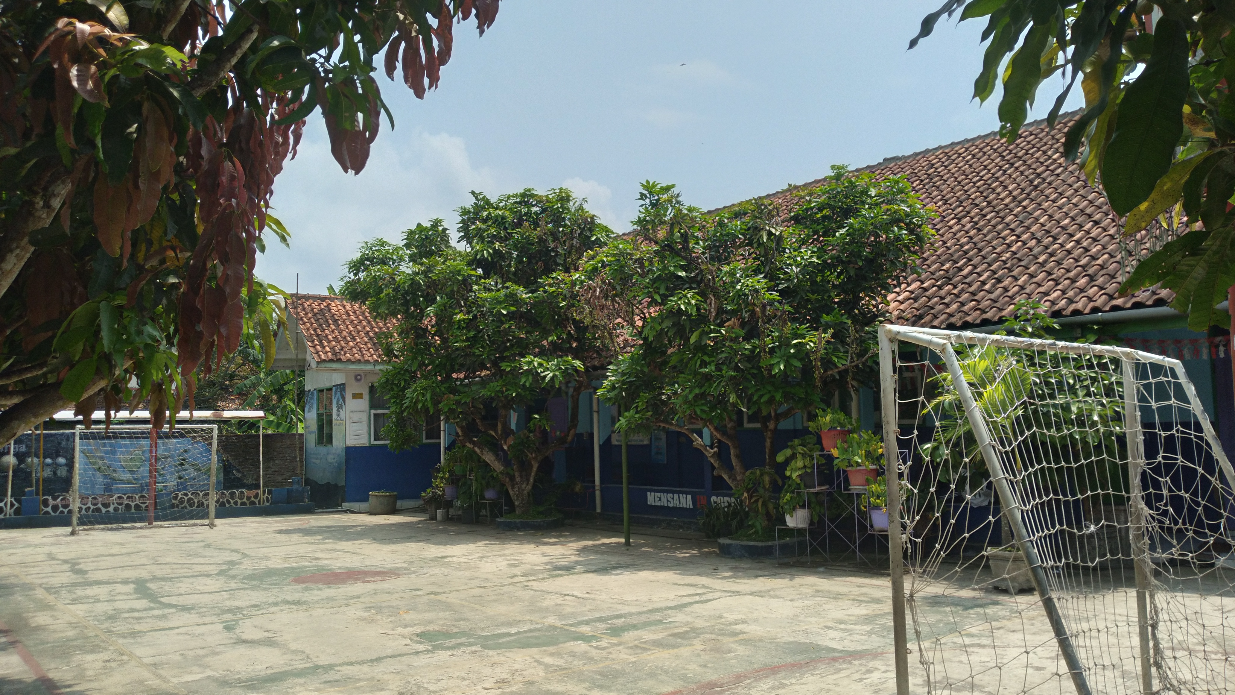 Lapangan Sekolah